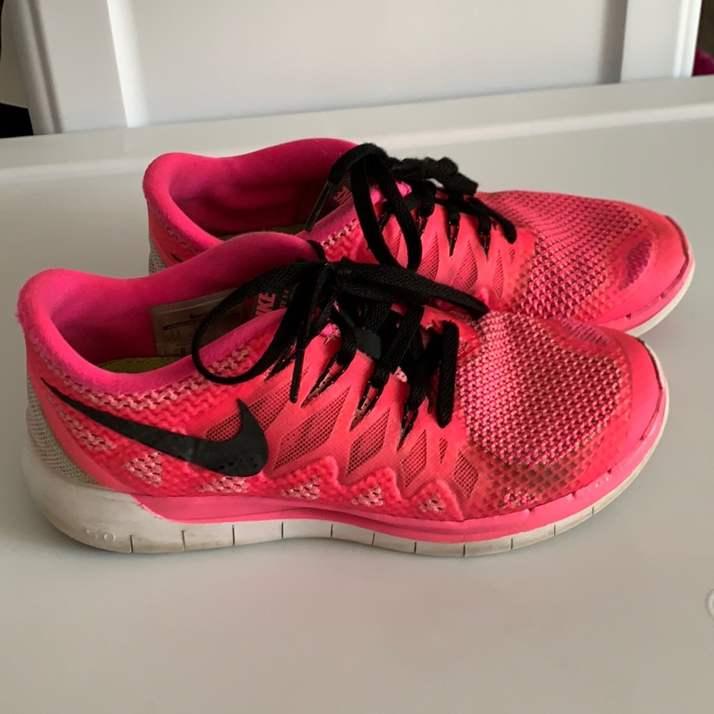 Pink Nike free run sneaker